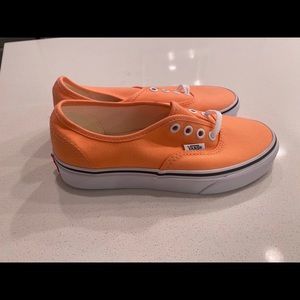 BNWT Vans Authentic in Peach/Coral women’s 5.5